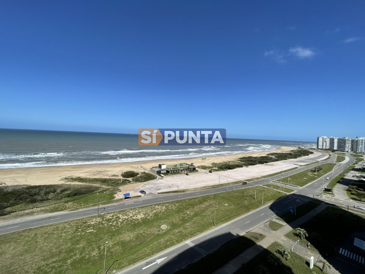 APARTAMENTO EN ALQUILER PUNTA DEL ESTE CON VISTA AL MAR 2 DORMITORIOS EXELENTE!!! · Foto 2
