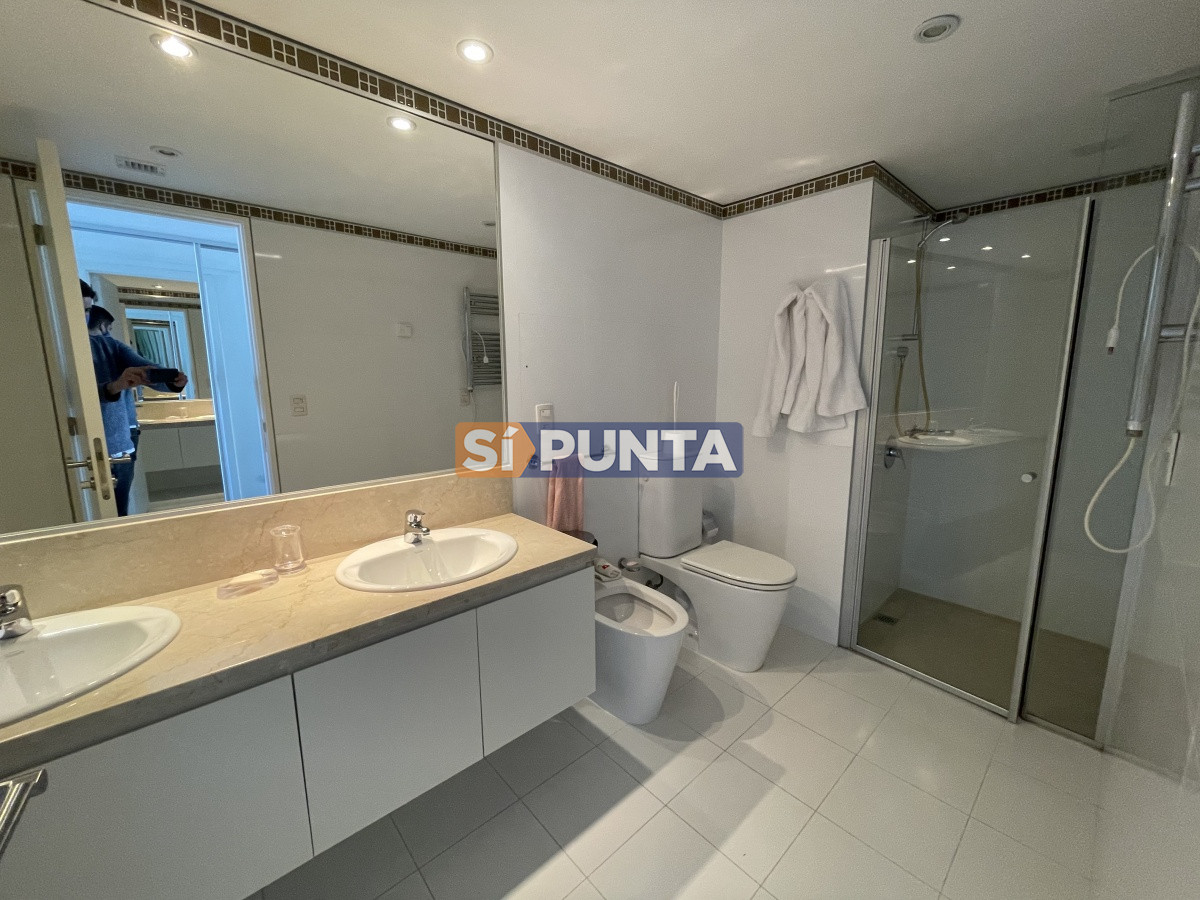 APARTAMENTO EN ALQUILER PUNTA DEL ESTE CON VISTA AL MAR 2 DORMITORIOS EXELENTE!!! · Foto 10