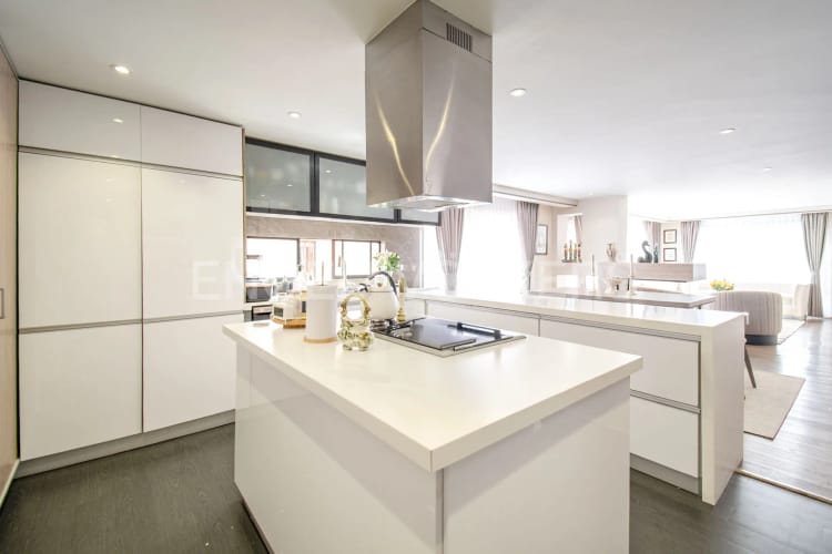 Apartamento de 3 alcobas en venta en Chicó Navarra, Bogotá, 171 m² · foto 7 de 18