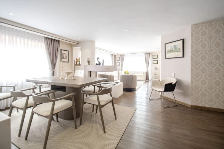 Apartamento de 3 alcobas en venta en Chicó Navarra, Bogotá, 171 m² · foto 4 de 18