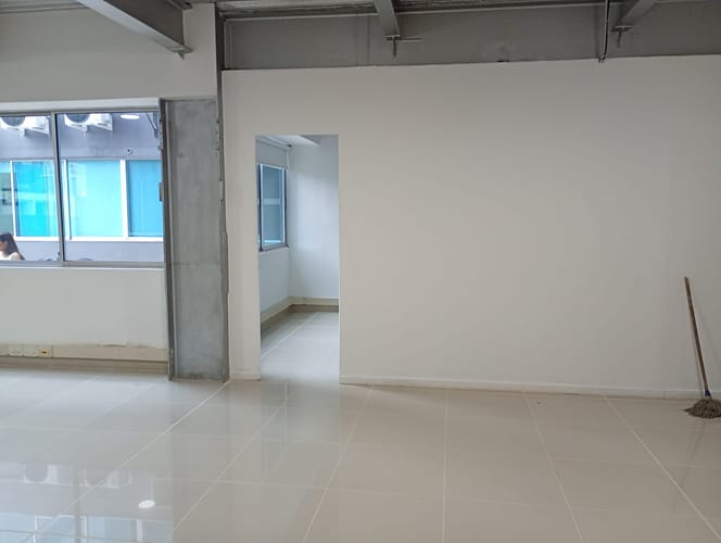 Oficina en arriendo en El Poblado, Medellín, 80 m² · foto 3 de 9
