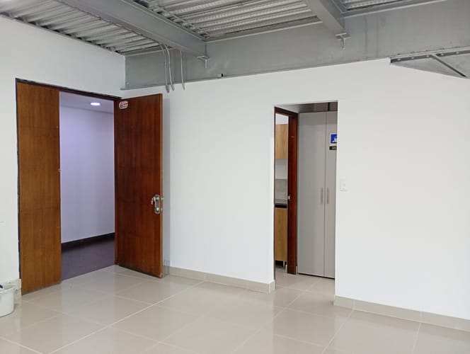 Oficina en arriendo en El Poblado, Medellín, 80 m² · foto 8 de 9