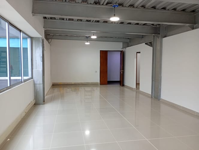 Oficina en arriendo en El Poblado, Medellín, 80 m² · foto 2 de 9