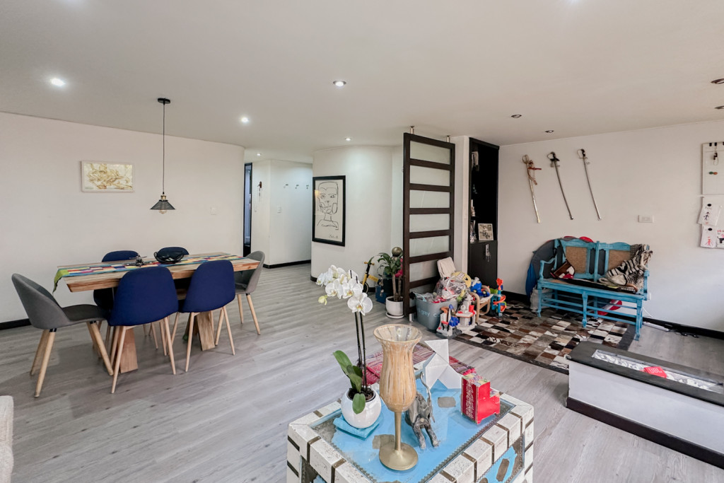 Apartamento en venta en Santa Barbara Central, Bogotá · foto 2 de 16