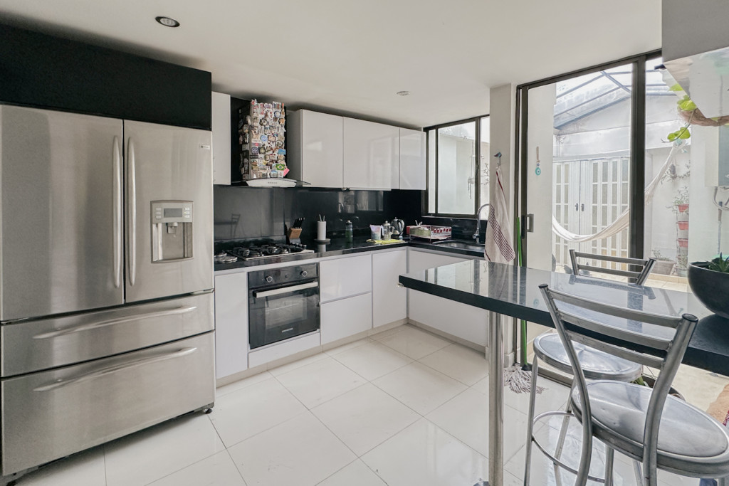 Apartamento en venta en Santa Barbara Central, Bogotá · foto 6 de 16