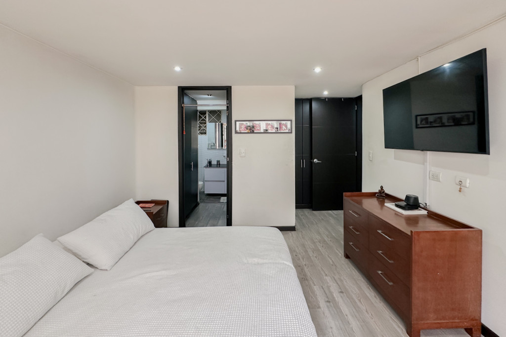 Apartamento en venta en Santa Barbara Central, Bogotá · foto 10 de 16