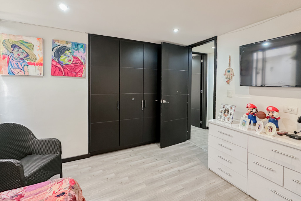Apartamento en venta en Santa Barbara Central, Bogotá · foto 13 de 16