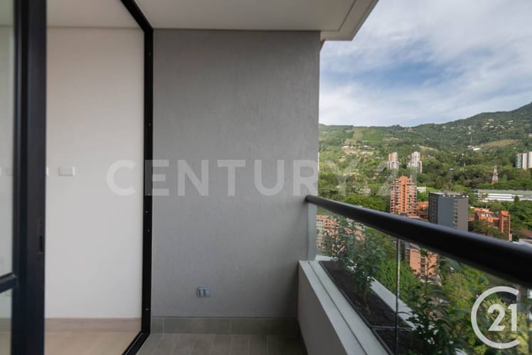Casa de 2 alcobas en venta en El Poblado, Medellín, 60 m² · foto 4 de 24