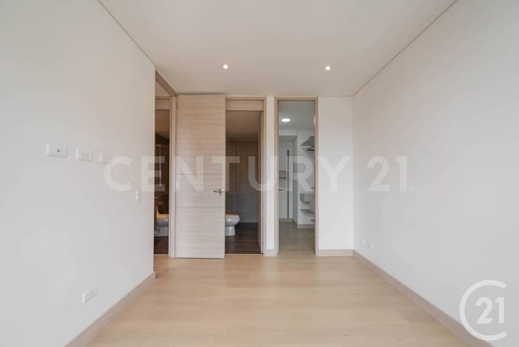 Casa de 2 alcobas en venta en El Poblado, Medellín, 60 m² · foto 13 de 24