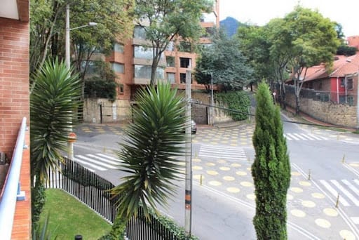Apartamento de 3 alcobas en venta en Los Rosales, Bogotá, 193 m² · foto 8 de 17