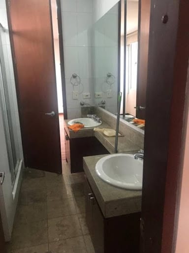 Apartamento de 3 alcobas en venta en Los Rosales, Bogotá, 193 m² · foto 14 de 17