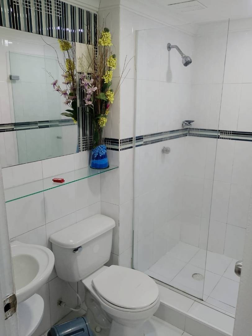 Apartamento en venta en El Laguito, Cartagena · foto 6 de 8