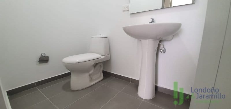 Oficina en venta en Primavera, Envigado, 37 m² · foto 4 de 5