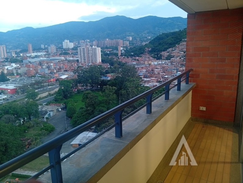 Apartamento en venta en Los Naranjos, Itagüí · foto 6 de 14