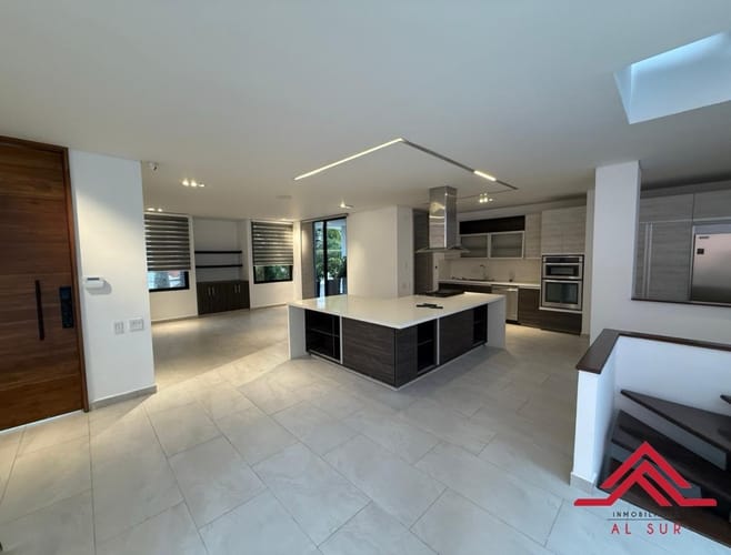 Casa de 4 alcobas en venta en Altos Del Poblado, Medellín, 940 m² · foto 5 de 20