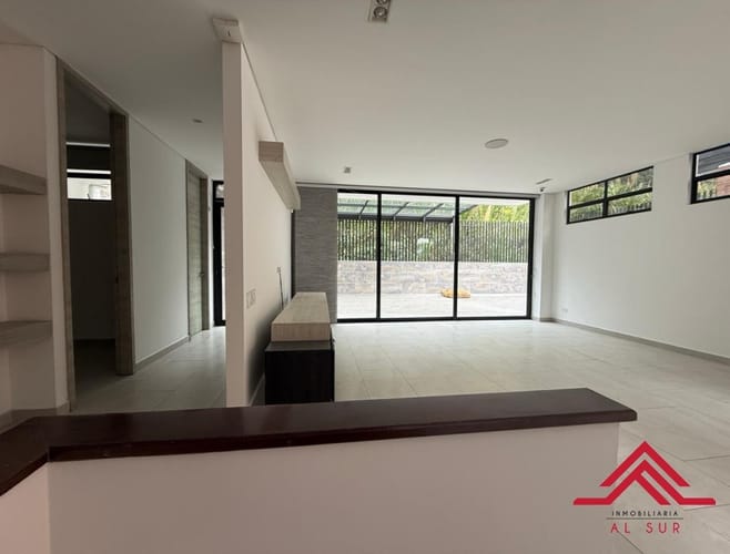 Casa de 4 alcobas en venta en Altos Del Poblado, Medellín, 940 m² · foto 3 de 20