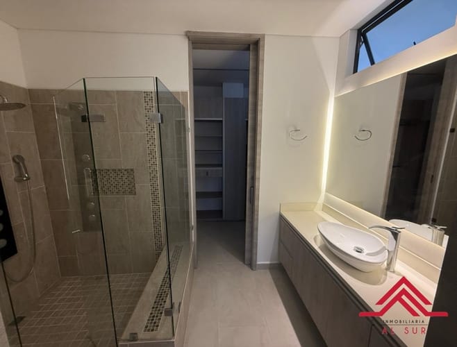 Casa de 4 alcobas en venta en Altos Del Poblado, Medellín, 940 m² · foto 17 de 20