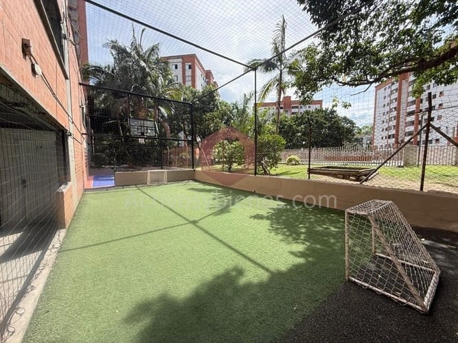 Apartamento de 4 alcobas en arriendo en Patio Bonito, Medellín, 140 m² · foto 20 de 24