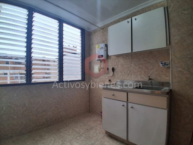 Apartamento de 3 alcobas en arriendo en Bolivariana, Medellín, 130 m² · foto 10 de 21