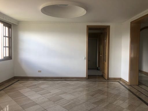 Apartamento de 5 alcobas en venta en Los Lagartos, Bogotá, 360 m² · foto 2 de 22