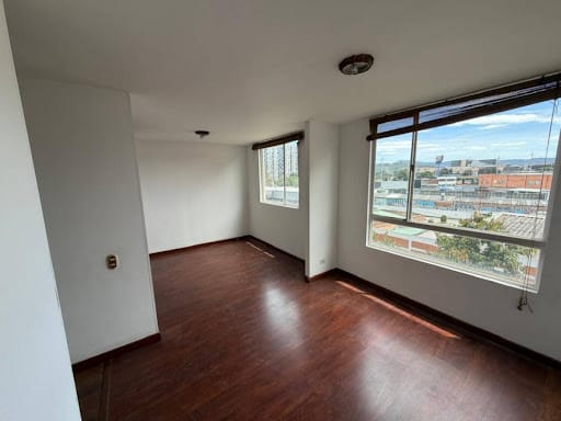 Apartamento de 3 alcobas en venta en Verbenal San Antonio, Bogotá, 66 m² · foto 10 de 24