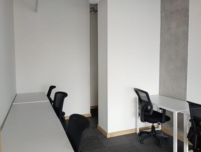 Oficina en arriendo en El Poblado, Medellín, 390 m² · foto 12 de 13