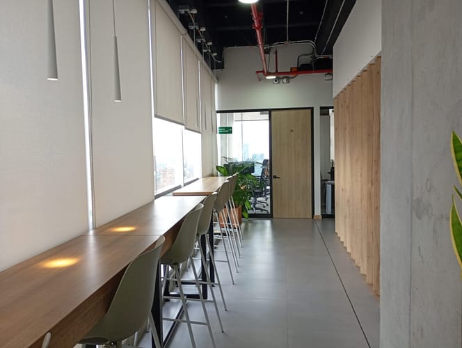 Oficina en arriendo en El Poblado, Medellín, 390 m² · foto 3 de 13