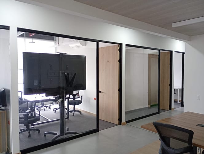 Oficina en arriendo en El Poblado, Medellín, 390 m² · foto 8 de 13