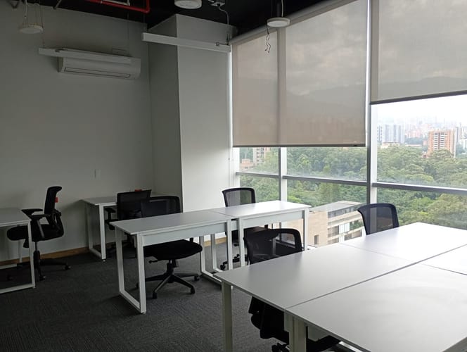 Oficina en arriendo en El Poblado, Medellín, 390 m² · foto 2 de 13
