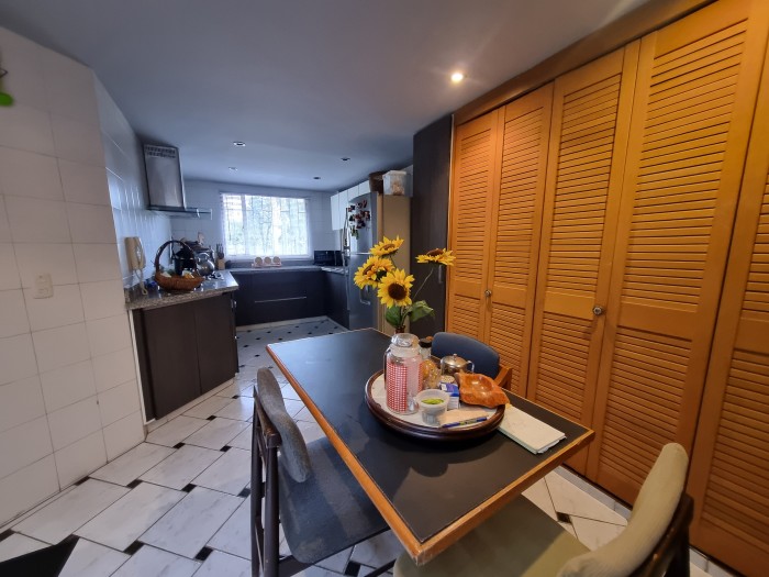 Casa en venta en Chicó Navarra, Bogotá · foto 12 de 24