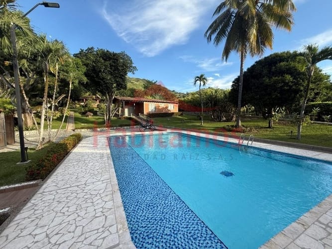 Finca en venta en Veliguarin, Piedecuesta, 4459 m² · foto 12 de 24