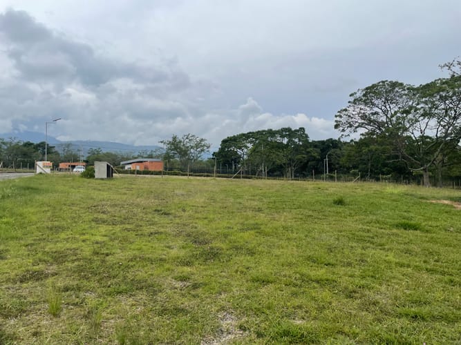 Lote en venta en La Riverita, Cali, 3000 m² · foto 6 de 17