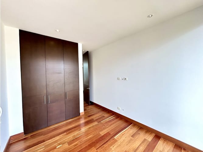 Apartamento de 3 alcobas en venta en Chicó Reservado, Bogotá, 160 m² · foto 16 de 24