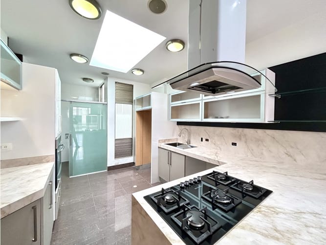 Apartamento de 3 alcobas en venta en Chicó Reservado, Bogotá, 160 m² · foto 22 de 24