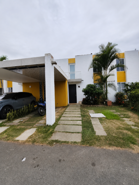 Casa de 4 alcobas en venta en El Castillo, Jamundí, 210 m² · foto 2 de 14