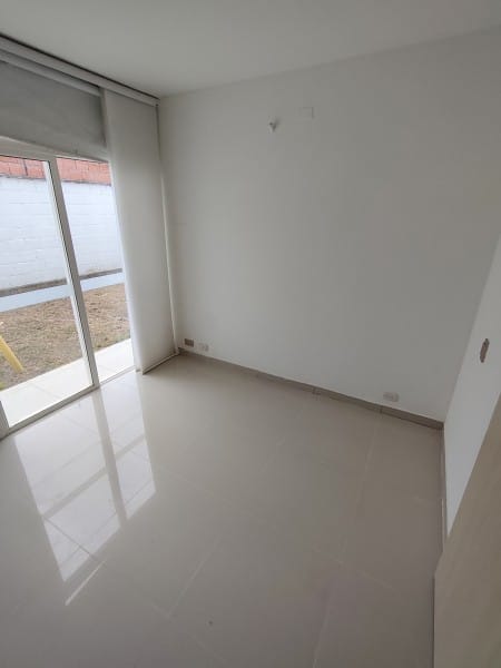 Casa de 4 alcobas en venta en El Castillo, Jamundí, 210 m² · foto 4 de 14