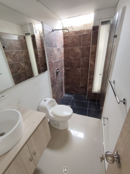Casa de 4 alcobas en venta en El Castillo, Jamundí, 210 m² · foto 5 de 14
