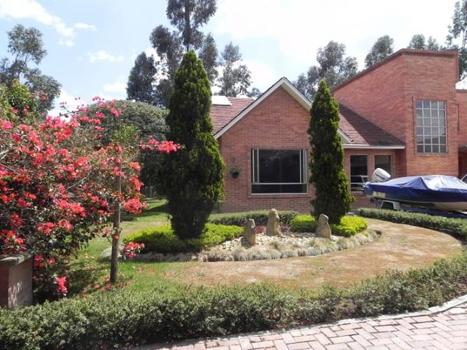 Casa de 4 alcobas en venta en Guaymaral, Bogotá, 476 m² · foto 2 de 24