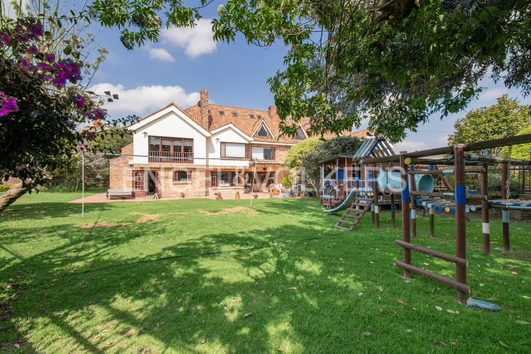 Casa de 4 alcobas en venta en San Jose De Bavaria, Bogotá, 218 m² · foto 19 de 20