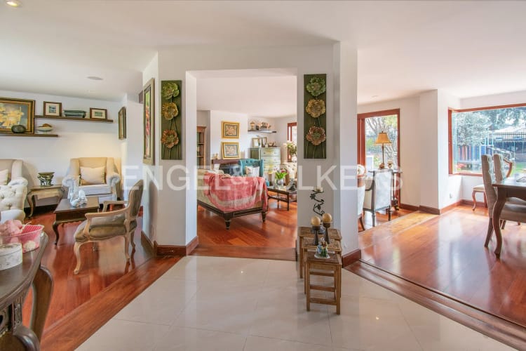 Casa de 4 alcobas en venta en San Jose De Bavaria, Bogotá, 218 m² · foto 3 de 20