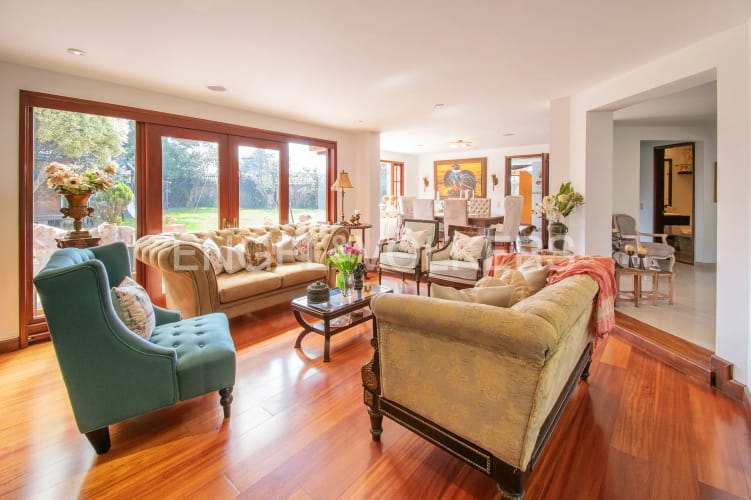 Casa de 4 alcobas en venta en San Jose De Bavaria, Bogotá, 218 m² · foto 2 de 20