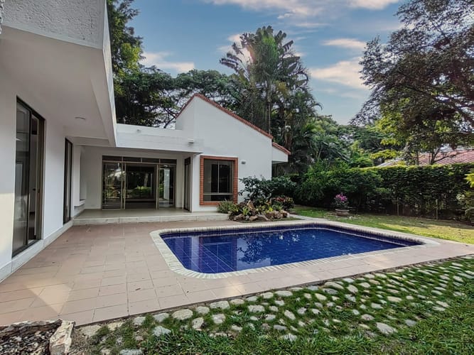 Casa de 3 alcobas en venta en Pance, Cali, 220 m² · foto 2 de 5