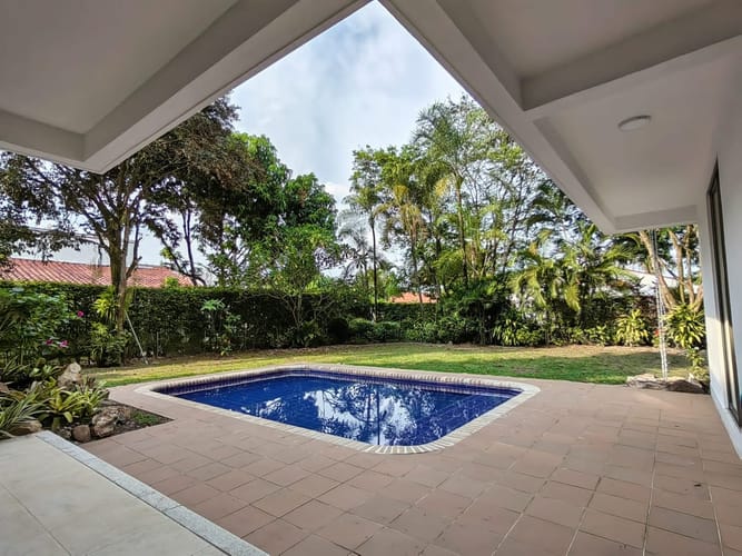 Casa de 3 alcobas en venta en Pance, Cali, 220 m² · foto 4 de 5