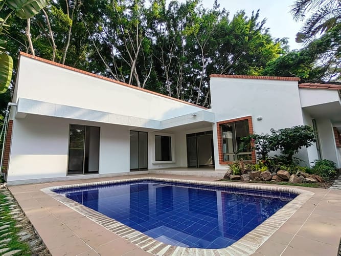 Casa de 3 alcobas en venta en Pance, Cali, 220 m² · foto 3 de 5