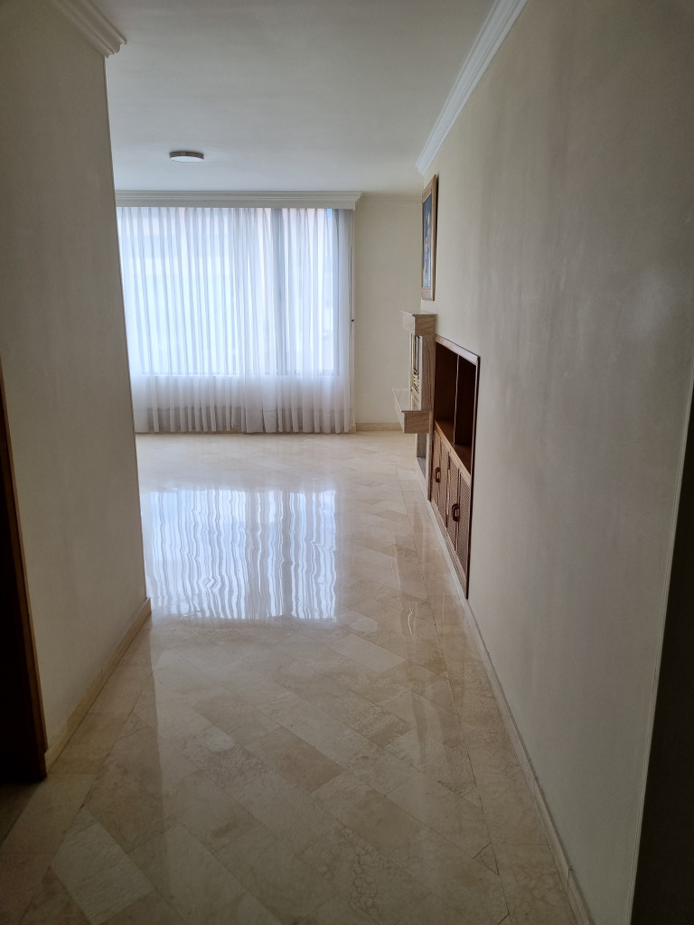 Apartamento en venta en Santa Barbara, Bogotá · foto 4 de 24