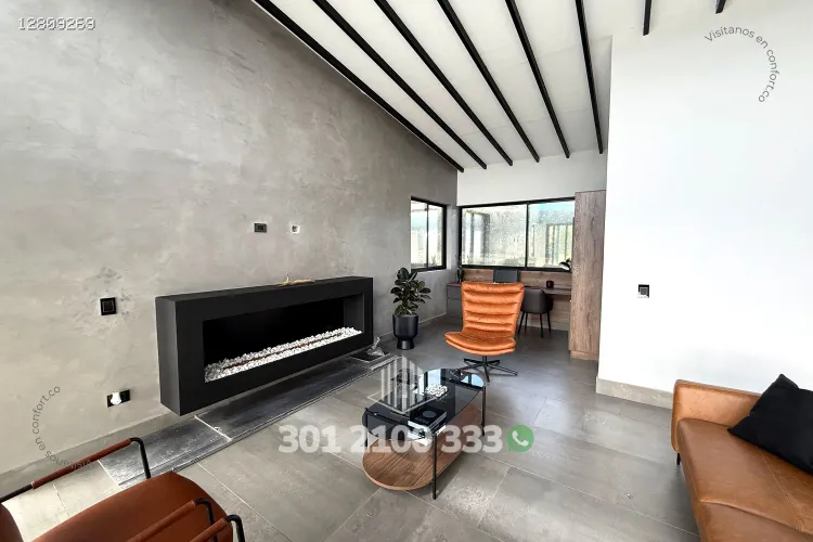 Casa de 3 alcobas en venta en El Capiro, La Ceja, 330 m² · foto 2 de 24