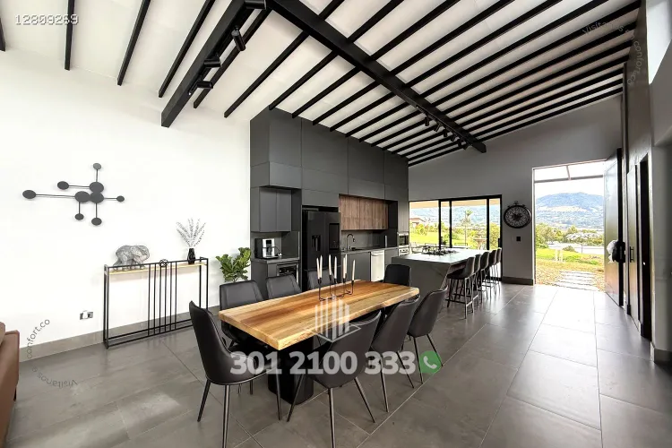 Casa de 3 alcobas en venta en El Capiro, La Ceja, 330 m² · foto 5 de 24