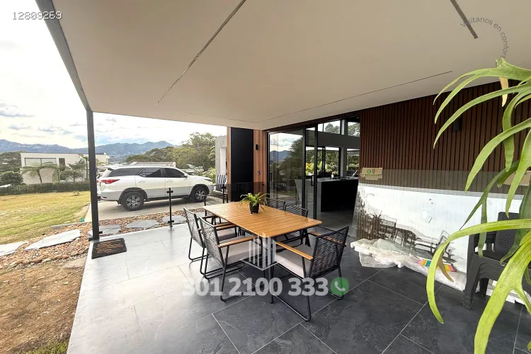 Casa de 3 alcobas en venta en El Capiro, La Ceja, 330 m² · foto 9 de 24