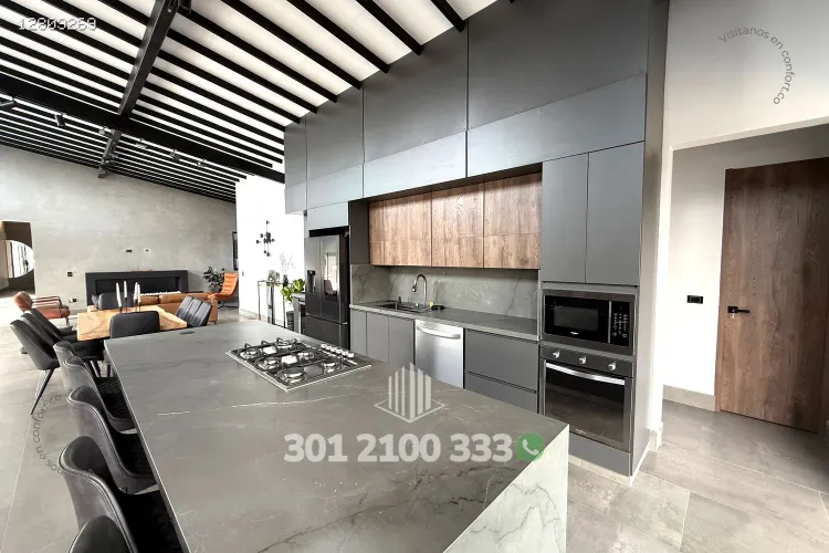 Casa de 3 alcobas en venta en El Capiro, La Ceja, 330 m² · foto 10 de 24