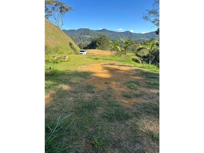 Lote en venta en Guamito, La Ceja, 4402 m² · foto 3 de 5
